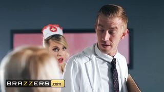 Медсестра Марика сосет громадный хуй доктора перед сексом в больничной палате