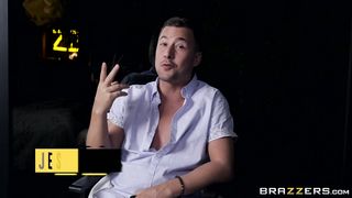 Алексис Фокс на лесбийской оргии после ганг банга с порно актерам