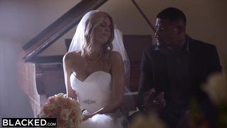 Невеста лишилась межрасовой девственности с черным пианистом на свадьбе