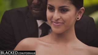 Черный актер уломал на еблю Софию Леон после свадебной фотосессии