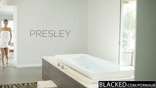 Presley Hart соблазнила на трах черного босса сексом по телефону