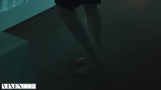 Тори Блэк разбудила русского мужа и жестко трахнулась с ним в жопу