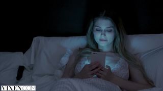 Шантажирует жену друга видео с изменой и склоняет к грубому сексу