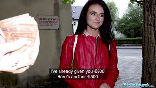 Порвал на красивой россиянке колготки и отымел её за деньги на улице