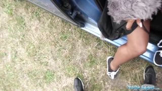 Черная танцовщица оттрахана пикапером на капоте машины за 300 евро
