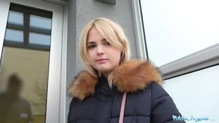 Киевлянка Лолли приняла крепкий хуй пикапера в бритую киску за деньги