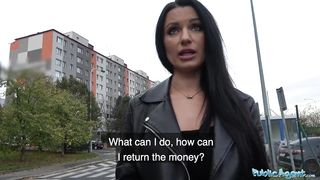 Милфа проебала сумочку с трусиками и согласилась на секс ради денег