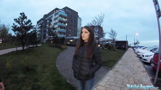 Застенчивая россиянка трахается с пикапером за 500 евро и принимает сперму в рот
