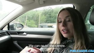 Русская милашка взяла деньги за минет и еблю с агентом в машине