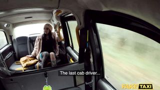Неформалка из Канады выебана британским таксистом после горлового минета