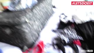 Сисястая чешка кончает от мастурбации двумя вибраторами перед камерой