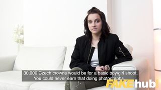 Молодая чешка отчислилась из универа, чтобы сниматься в порнухе