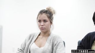 Alina Lopez лечится от бесплодия сексом с докторшей и хуястыми самцами
