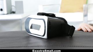 Бро дрючит сестру в VR-очках, придавая реальности мастурбации