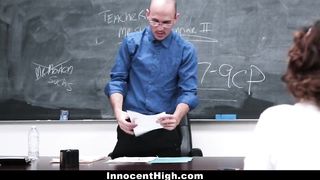 Учитель шантажирует двоечницу и ебет после экзамена до вагинального кремпая