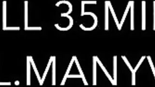 Татуированный крутит на хую грудастую сучку на кровати в отеле