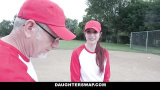 Отцы поимели дочерей друг друга после игры в бейсбол