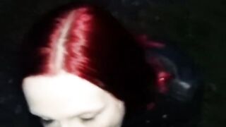 Вечерний слюнявый минет от рыжей девки в парке