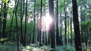 Няшная русская сосалка выебана в горло на корточках в лесу