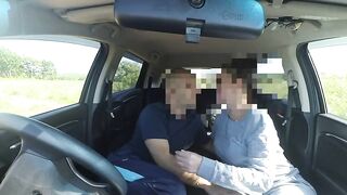 Фермер трахнул русскую толстушку в машине до финала в киску