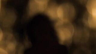 Нагая украинка ласкает себя на кровати после фасовки трусов