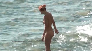 Подборка с голыми женщинами разного возраста на нудистском пляже