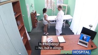Красивая европейка получает оргазм от траха с доктором на рабочем столе