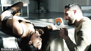 Джианна Диор снимает с парнем эротическое порно на пленку