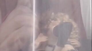 Межрассовый ретро трах в формате ЖМЖ негра и двух кудряшек