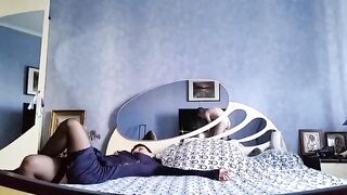 Московская зрелка в чулках оттрахана сыном на большой кровати