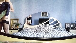 Московская зрелка в чулках оттрахана сыном на большой кровати