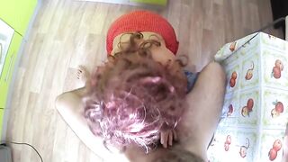 Сын дает на клык и трахает на кухне раком рыжеволосую мамашу