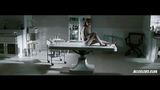 Горячие секс сцены с Кристиной Риччи из сериала «После жизни»