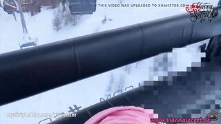 Немецкая лыжница с косичками минетит хуй и трахается в фуникулере