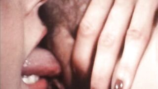 Языки на гениталиях и хуи в пизде крупно в нарезке ретро порно
