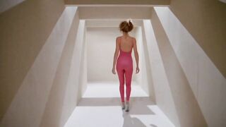 Секс эксперименты ученых с клонированными телками в ретро порно