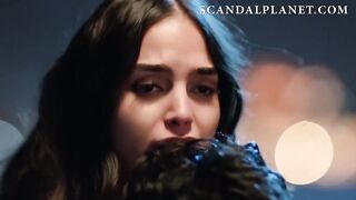 Горячий секс Мелиссы Баррера в кузове пикапа ночью в сериале «Жизнь»