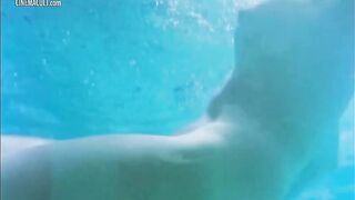 Киноподборка с голыми актрисами, плавающими под водой