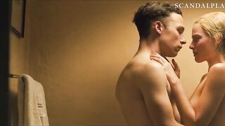 Голая Марго Робби целуется и занимается любовью в ванне в «Стране грез»