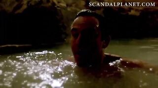 Голая Элисон Судол купается в пещере и трахается с бородачом в сериале