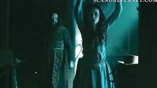 Карен Хассан в роли Терезы в «Викингах» трахается и подвергается порке