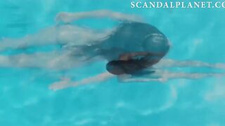 Актриса Елена Анайя купается в бассейне голышом в сериале «Джетт»