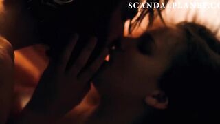Лиза Викари подхватила во время секса заразу в сериале «Тьма»