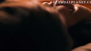 Лиза Викари подхватила во время секса заразу в сериале «Тьма»