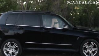 Скотти Томпсон трахается в машине до оргазма в «Сломленном призраке»