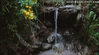 Киношный секс голой Стеллы Гарсии под водопадом
