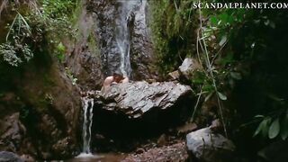 Киношный секс голой Стеллы Гарсии под водопадом