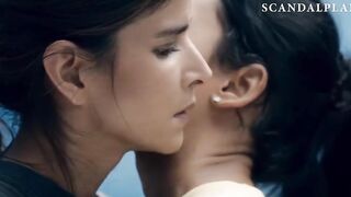 Лесбийский поцелуй с прелюдиями актрис Денай Гарсиа и Патрисии Веласкес