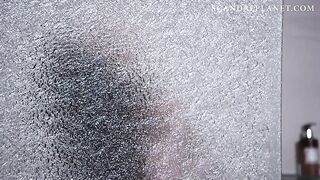 Голая звезда «Сверхъестественного» Лорен Кохэн принимает душ