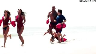 Бег по пляжу сисястых красоток из фильма «Спасатели Малибу»